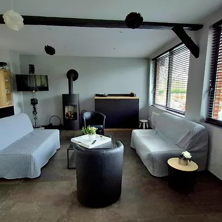 Escapade Des Cavaliers, D Exception, Parking, Exterieur Raches