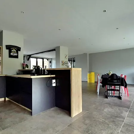 Escapade Des Cavaliers, D Exception, Parking, Exterieur