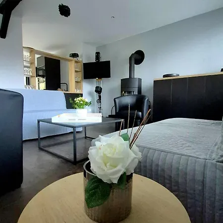 Escapade Des Cavaliers, D Exception, Parking, Exterieur